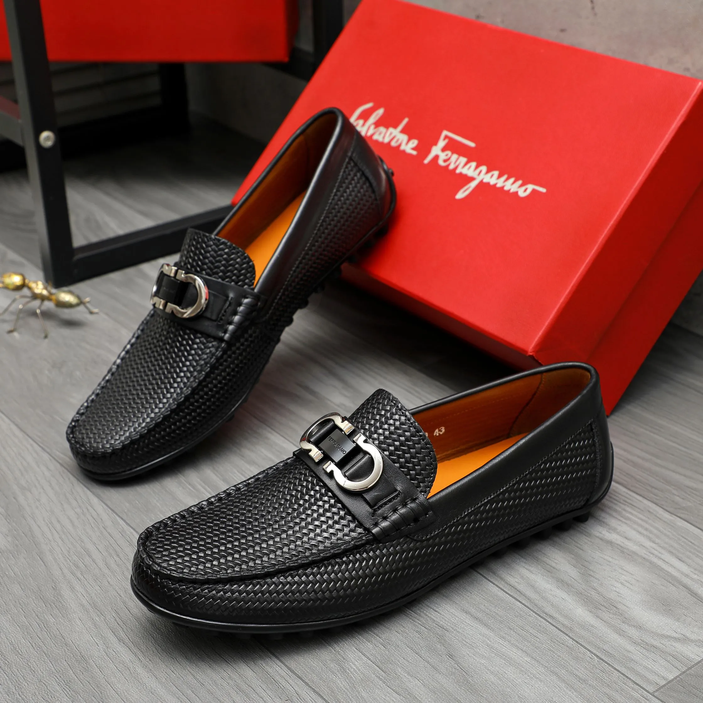Men's shoes 💰380 Product trademark: Ferragamo "Ferragamo" business slip-on shoes Regular size: 38-45 (45. Customized, non-returnable) Product materials: Selected embossed cowhide upper, sheepskin lining, rubber outsole